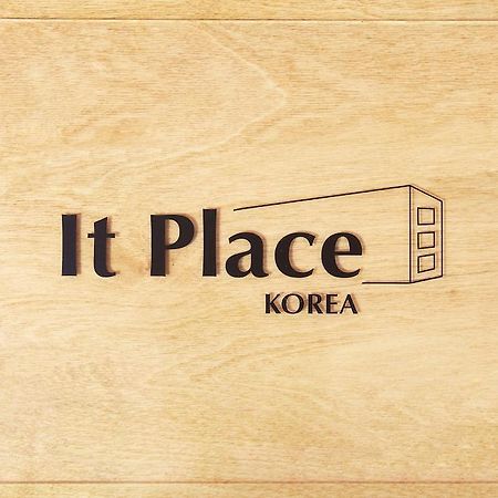 It Place Korea Aparthotel Seoul Exteriör bild